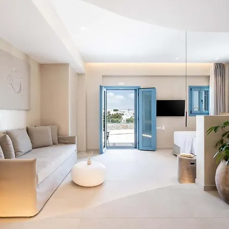 Aura Paros Hotel 4*