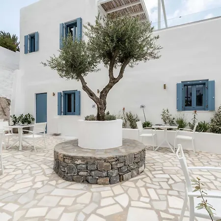 Aura Paros Náusza