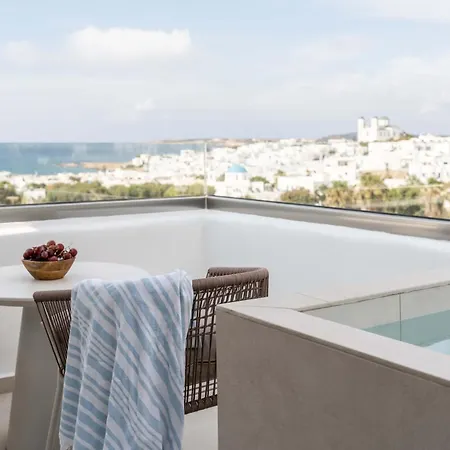 Aura Paros ナウサ