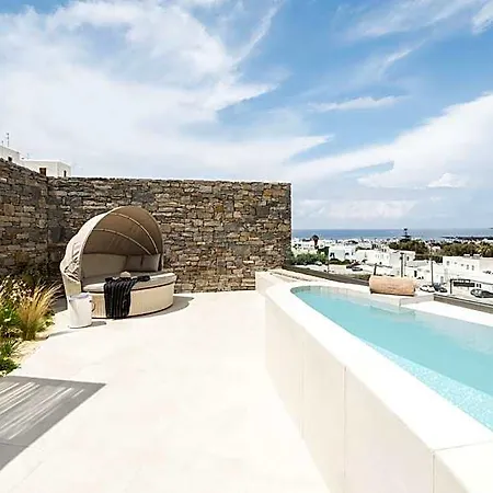 Aura Paros 4* ナウサ