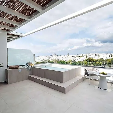Aura Paros Ξενοδοχείο 4*