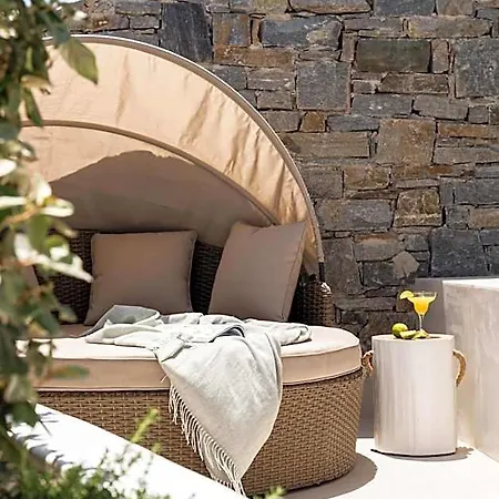 Aura Paros ホテル 4*