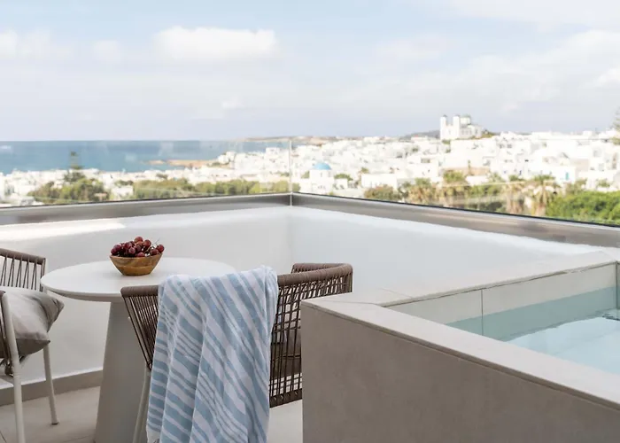 Aura Paros ナウサ