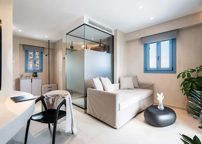 Aura Paros ホテル ナウサ